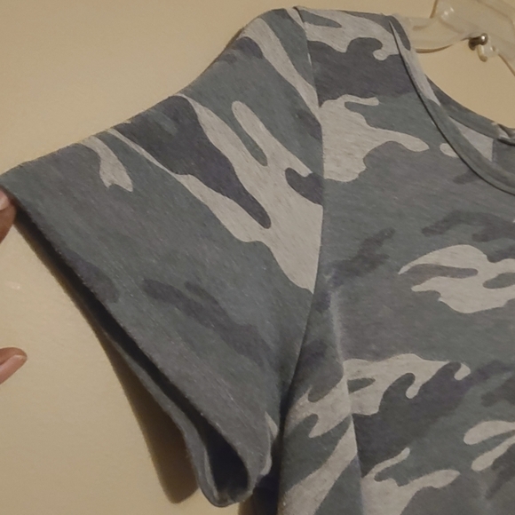 Coin 1804 Los Angeles | Women's Camo Print High Low Blouse (Size XL) - Picture 5 of 9